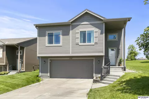18908 Drexel Cir, Omaha, NE 68135
