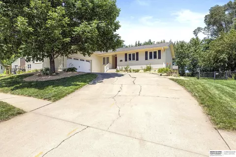 1222 Timber Ln, Glenwood, IA 51534