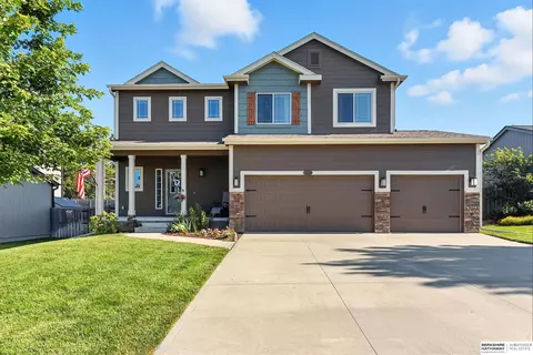 16112 Sunflower St, Bennington, NE 68007