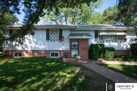 1030 N 74th St, Omaha, NE 68114