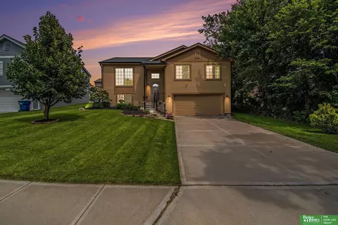 13909 S 43 St, Bellevue, NE 68123