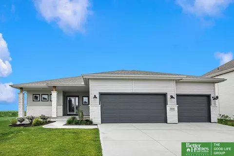 6614 S 200 Ave, Omaha, NE 68135