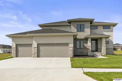 5508 N 195 St, Elkhorn, NE 68022