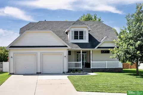 16541 Cottonwood St, Omaha, NE 68136