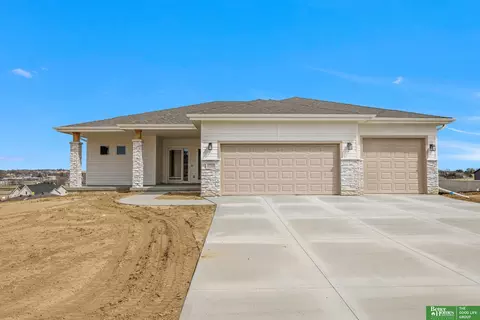 10909 N 160 St, Bennington, NE 68007