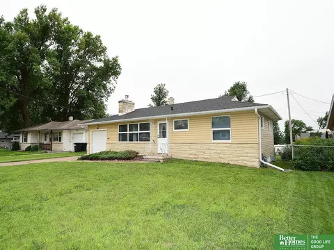 3234 S 45th St, Omaha, NE 68106