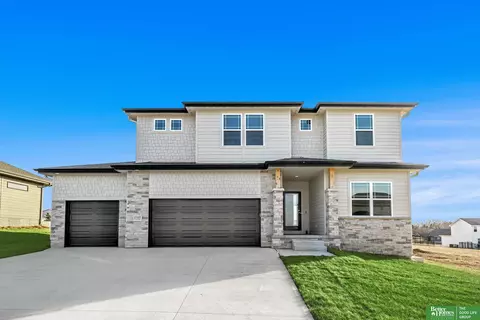17105 Cora St, Bennington, NE 68007