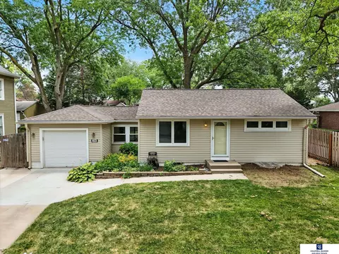 2748 S 38th St, Lincoln, NE 68506