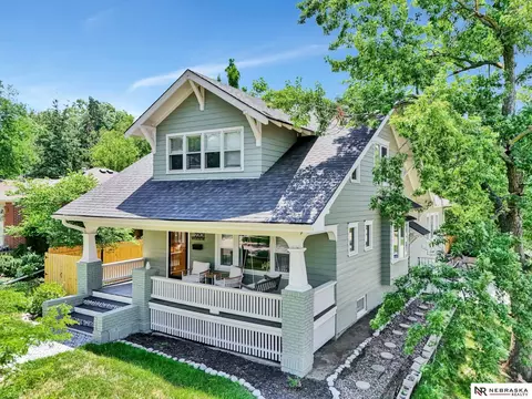2201 Woodscrest Ave, Lincoln, NE 68502