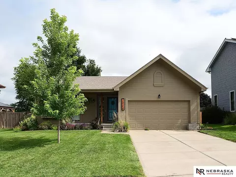 2706 Coffey Ave, Bellevue, NE 68123