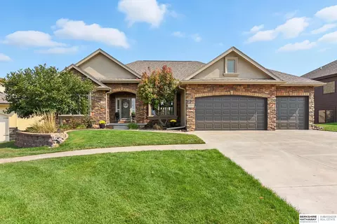 19523 Josephine St, Gretna, NE 68028