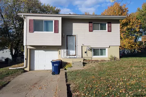 2708 Bryan Ave, Bellevue, NE 68005