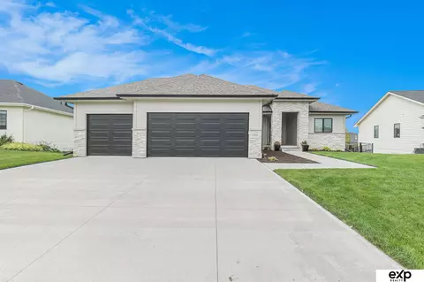 3938 S 207th St, Elkhorn, NE 68022