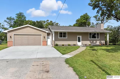 Exterior - 1244 S 258th St, Waterloo, NE 68069 photo 11 of 22