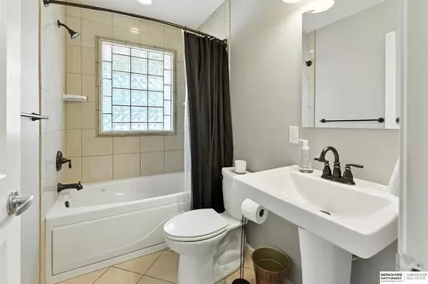 Bath - 1244 S 258th St, Waterloo, NE 68069 photo 1 of 4