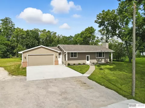 Exterior - 1244 S 258th St, Waterloo, NE 68069 photo 8 of 22