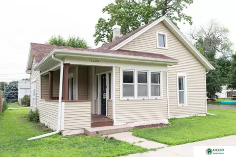 1125 N Burlington Ave, York, NE 68467