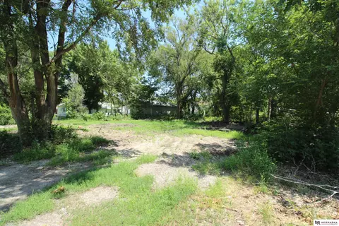 1642 Oak Ave, Crete, NE 68333