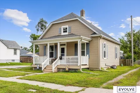 1017 17th Ave, Council Bluffs, IA 51501