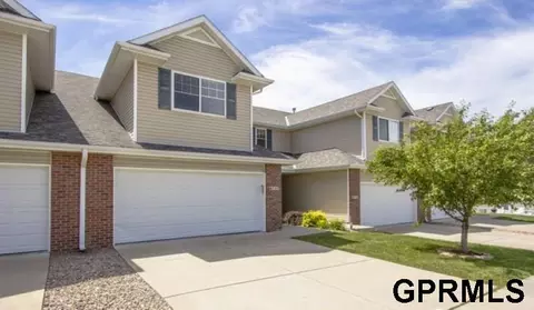 6757 S 90th St, Lincoln, NE 68526
