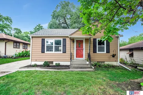 6716 Aylesworth Ave, Lincoln, NE 68505