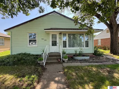 1212 C St, Fairbury, NE 68352