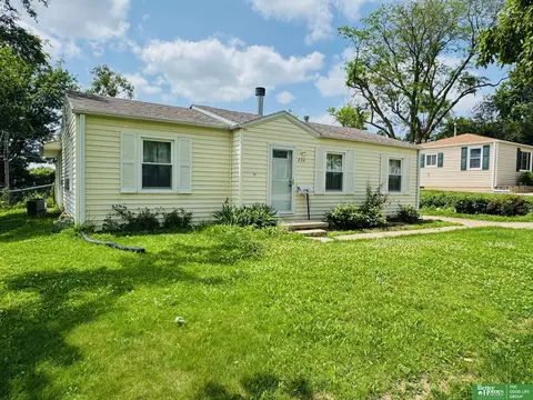 830 N 78 St, Omaha, NE 68114