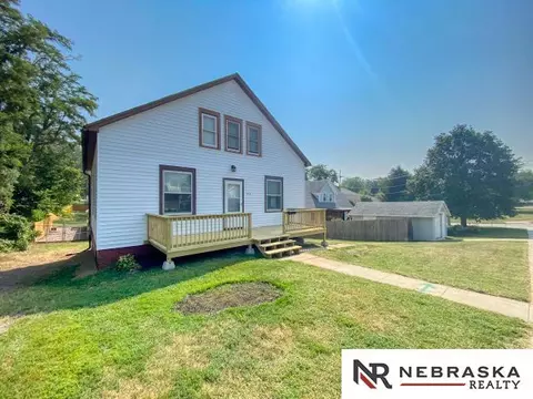 1915 S 6th St, Omaha, NE 68108