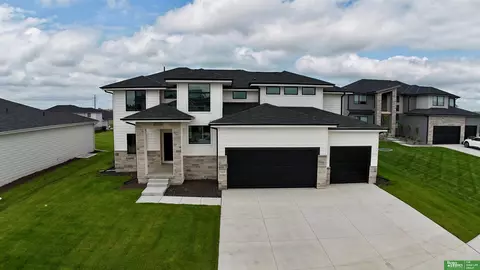 5410 N 196th St, Elkhorn, NE 68022