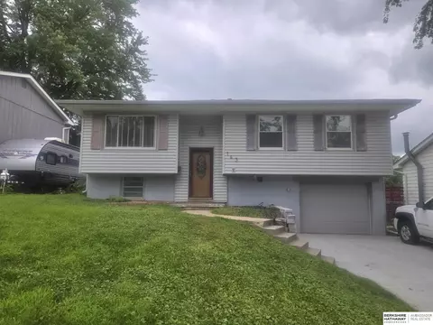 143 Debra Ave, Plattsmouth, NE 68048