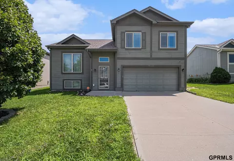 5327 S 195th St, Omaha, NE 68135