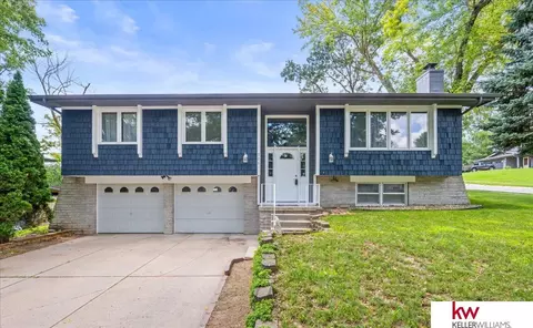 306 Douglas Dr, Bellevue, NE 68005