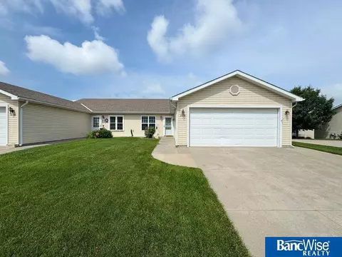 5559 N 26th Plz, Lincoln, NE 68521