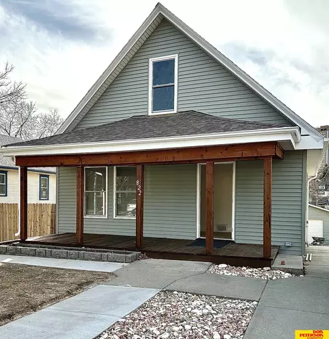 822 S 49th St, Omaha, NE 68106
