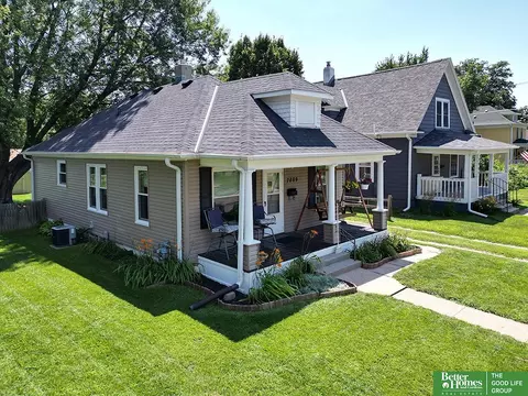 7809 N 28th Ave, Omaha, NE 68112