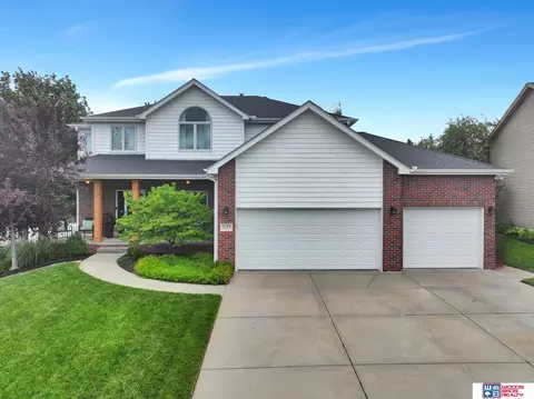 6138 S 93rd St, Lincoln, NE 68526