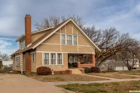 706 1st Ave, Nebraska City, NE 68410