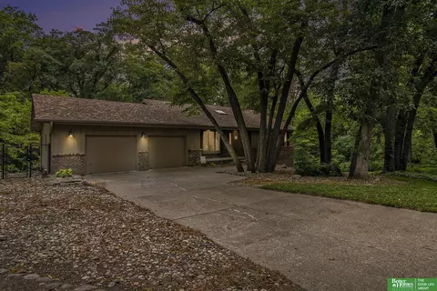 20404 Meadow Ridge Dr, Springfield, NE 68059