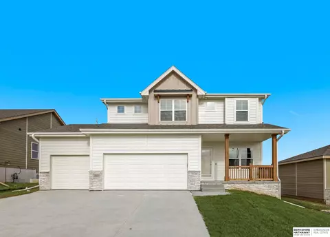 18414 Palisades Dr, Omaha, NE 68136