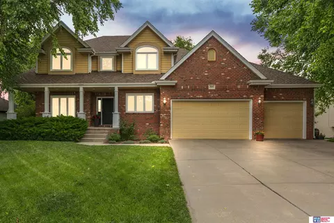 1900 Davenport Dr, Lincoln, NE 68512