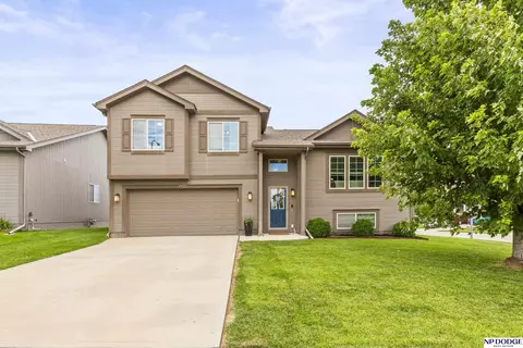 16404 Cary St, Omaha, NE 68136