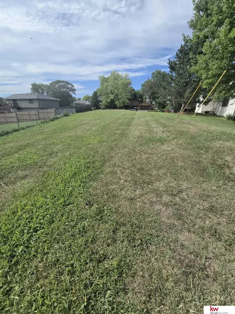 1709 Dunbar Dr, Plattsmouth, NE 68048