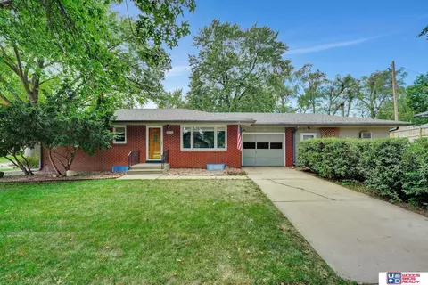 1301 N 64th St, Lincoln, NE 68505