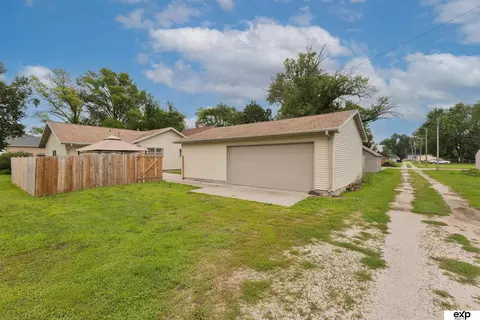 Exterior - 205 8th St, Scribner, NE 68057 photo 5 of 6