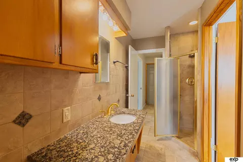 Bath - 205 8th St, Scribner, NE 68057 photo 2 of 4