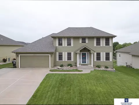 9923 Idora St, La Vista, NE 68128