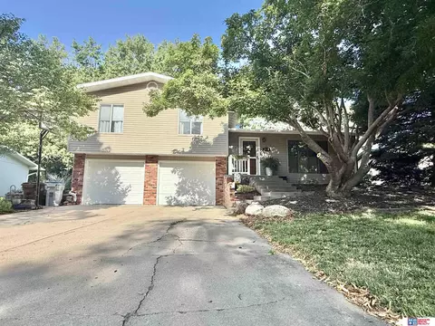 1315 Eastridge Dr, Seward, NE 68434