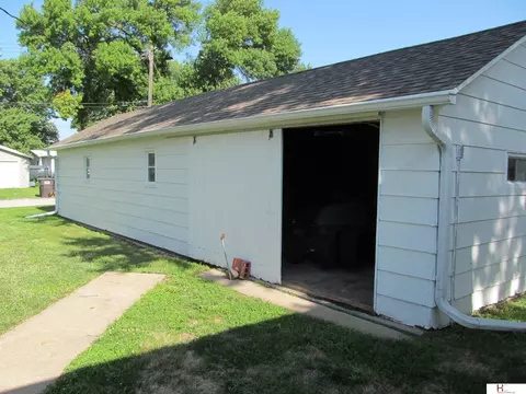 109 S Union Ave, Exeter, NE 68351 photo 4