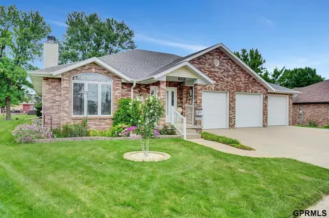 109 Oak Cir, Milford, NE 68405