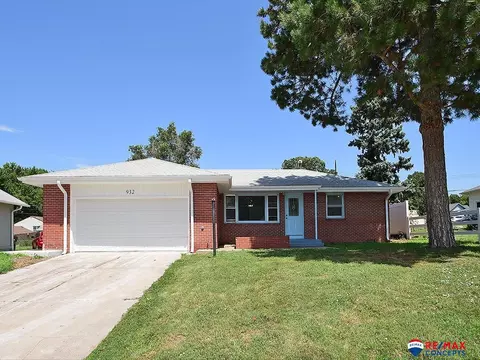 932 Manatt St, Lincoln, NE 68521